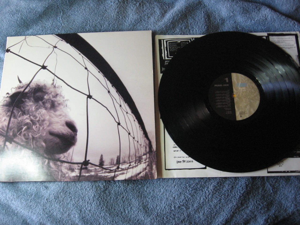  - Vs. [LP] by Pearl Jam (Vinyl, Oct-1993, Epic Associated -  auction details