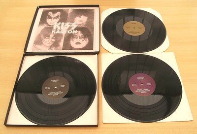 Afspejling lektie Nøjagtig popsike.com - KISS - KARTON - 3 LP Vinyl Set - Recorded Live Blitz London /  Sneak Attack LA - auction details