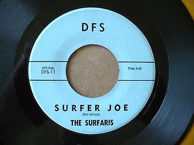 THE SURFARIS- SURFER JOE/WIPE OUT  1962 ORIGINAL DFS 45 SURF GARAGE