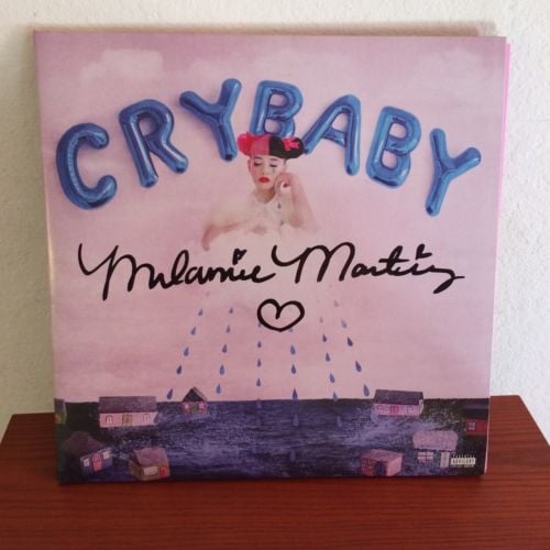 Melanie Martinez Autogramm, Crybaby Vinyl + CD signed