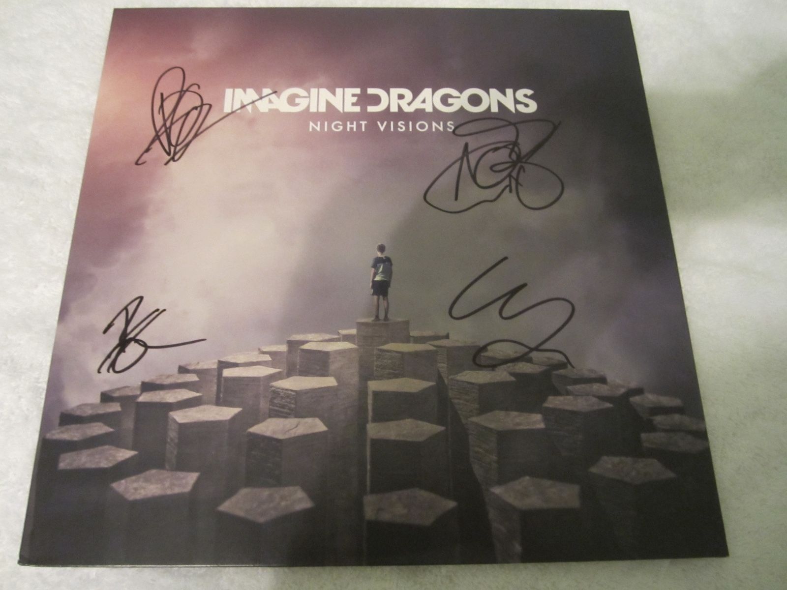  IMAGINE DRAGONS NIGHT VISIONS VINYL LP 12 SIGNED BY ALL 4  SMOKE AND MIRRORS - auction details