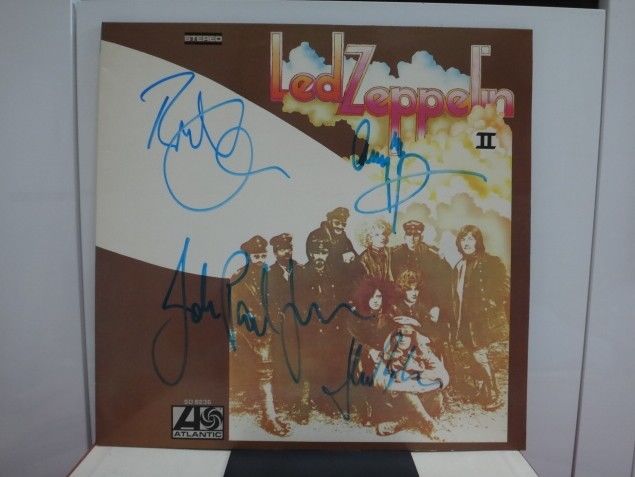 LED ZEPPELIN / 2, VERY RARE HAND AUTOGRAPHED SIGNED BY ALL MEMBERS LP EX+