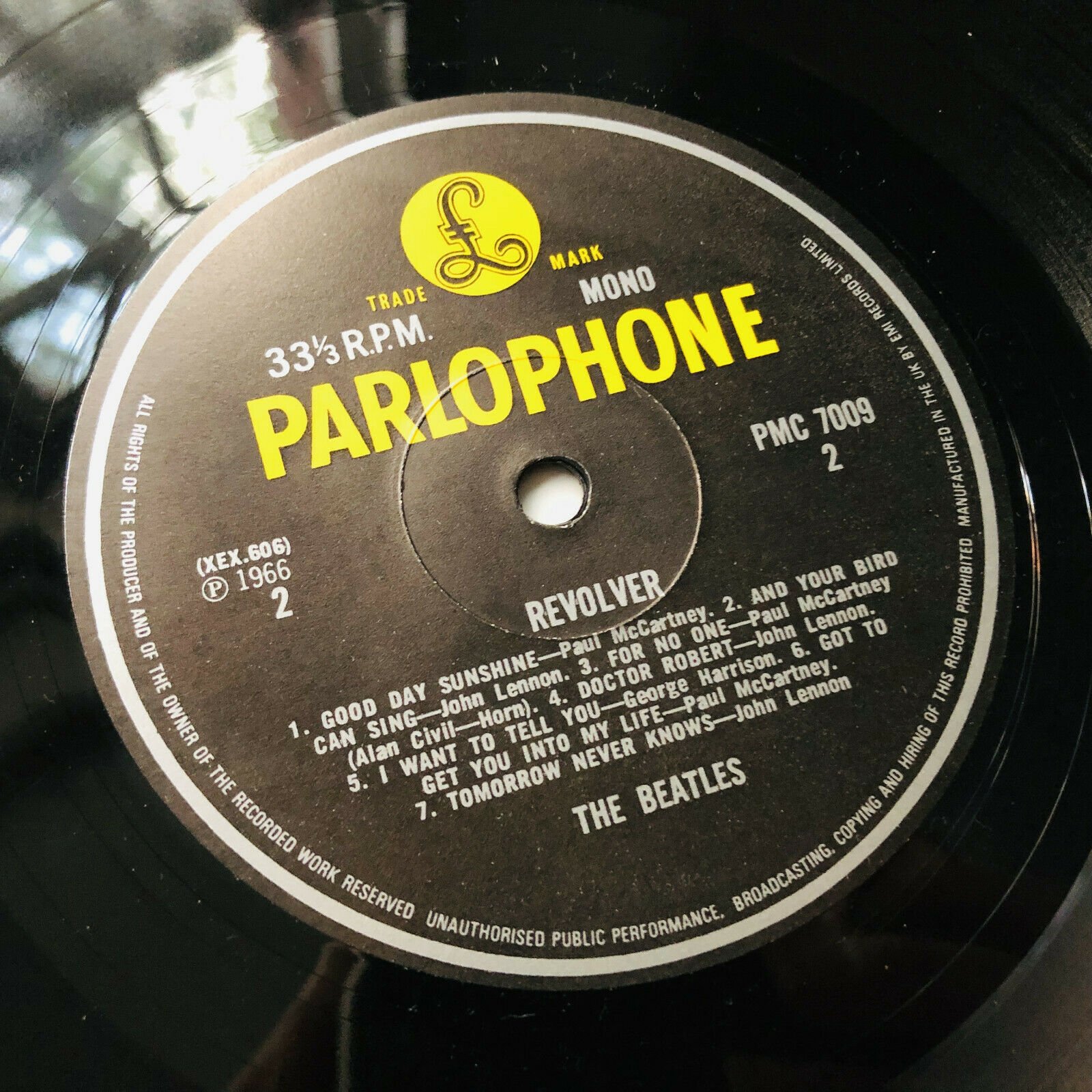 Pic 4 BEATLES / Revolver MONO  - Black & Yellow Parlophone 1981 LP Sounds LOVELY