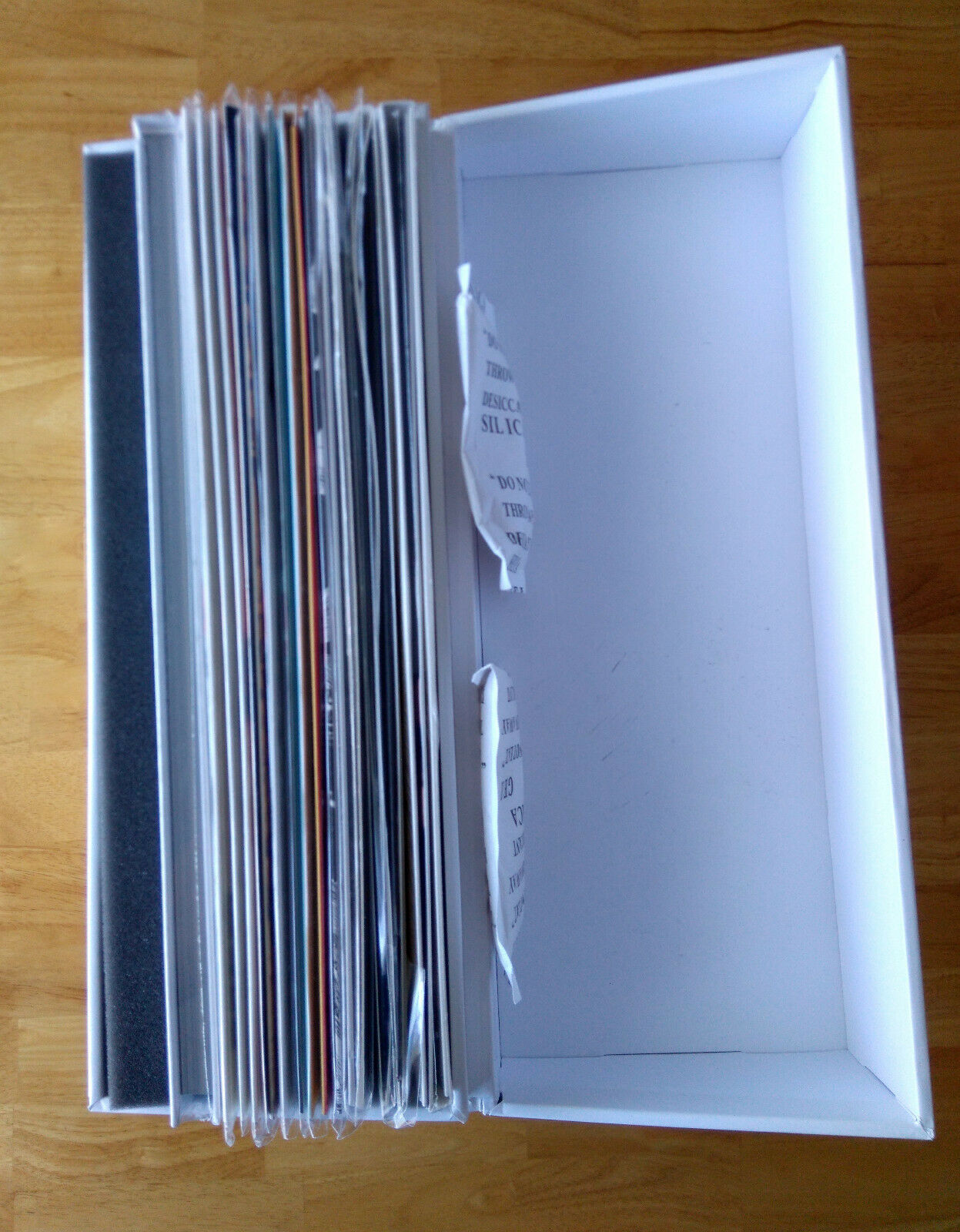 Pic 3 The Beatles in Mono 14 Vinyl 180 Gram New Box Set Book LP 2014 Torn Slipcover