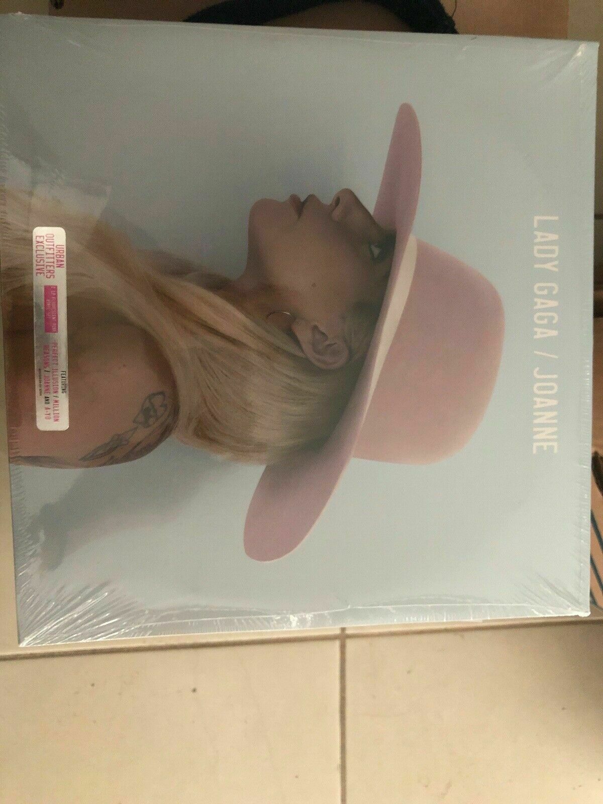  Lady Gaga Joanne Rosa Fluorescente 2 Lp Vinilo Set-Urban  Outfitters Exclusivo - auction details